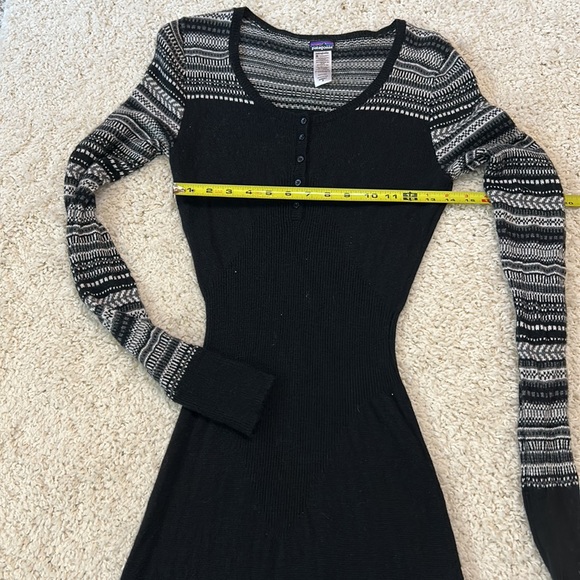 PATAGONIA M Rios style lambs wool blend sweater dress in black and white - Picture 5 of 8
